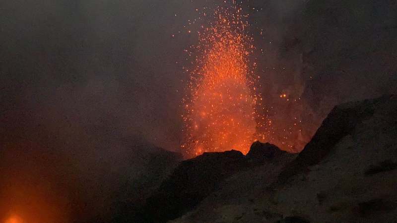 mount yasur active volcano